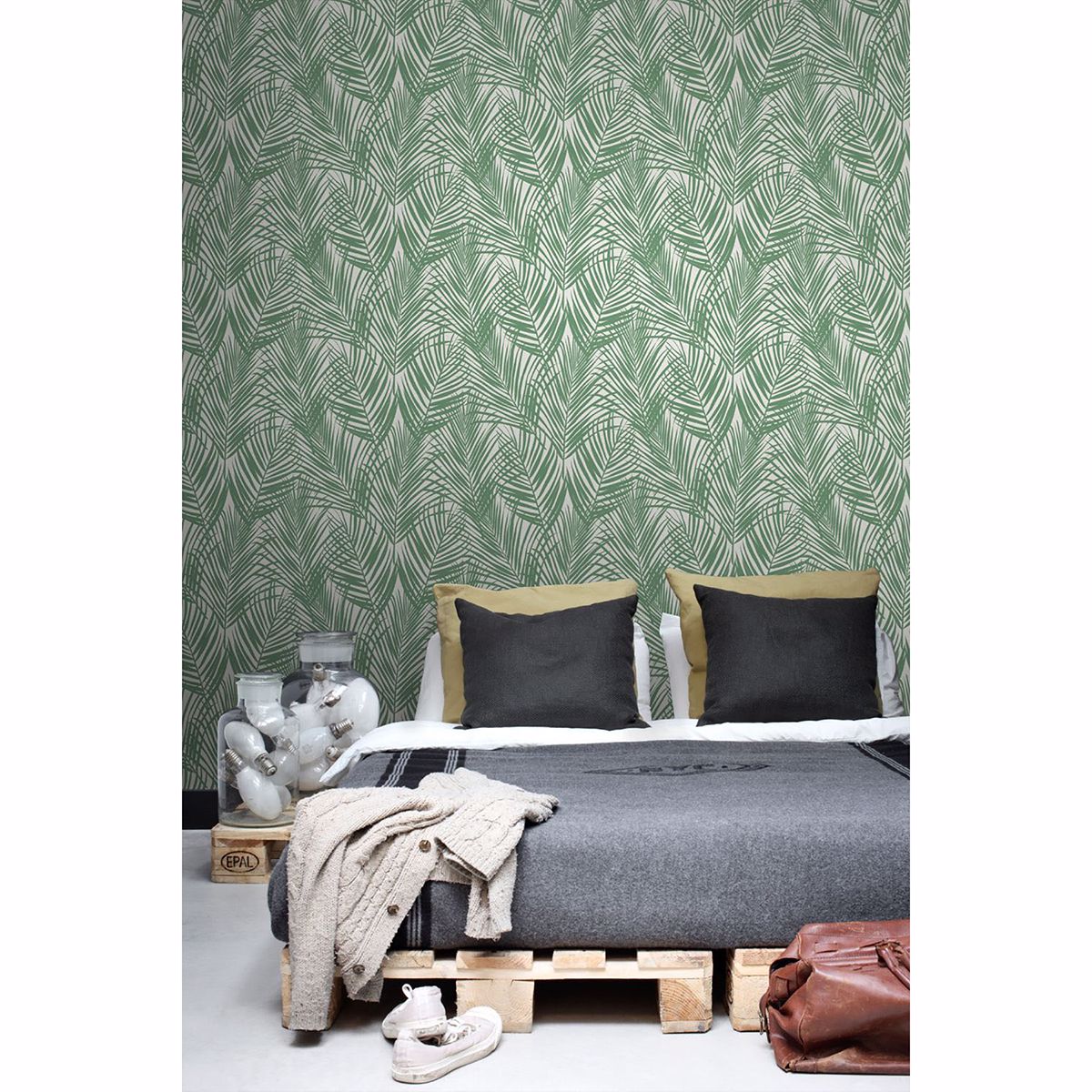 Fifi Green Palm Frond Wallpaper - Brewster Wallcovering