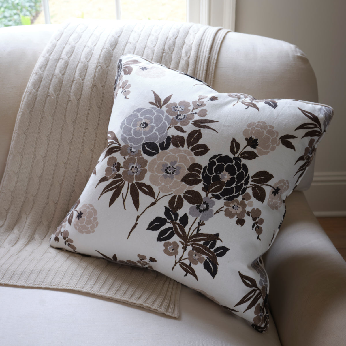 VALENTINA-FLORAL-BROWN-SCHUMACHER-180021