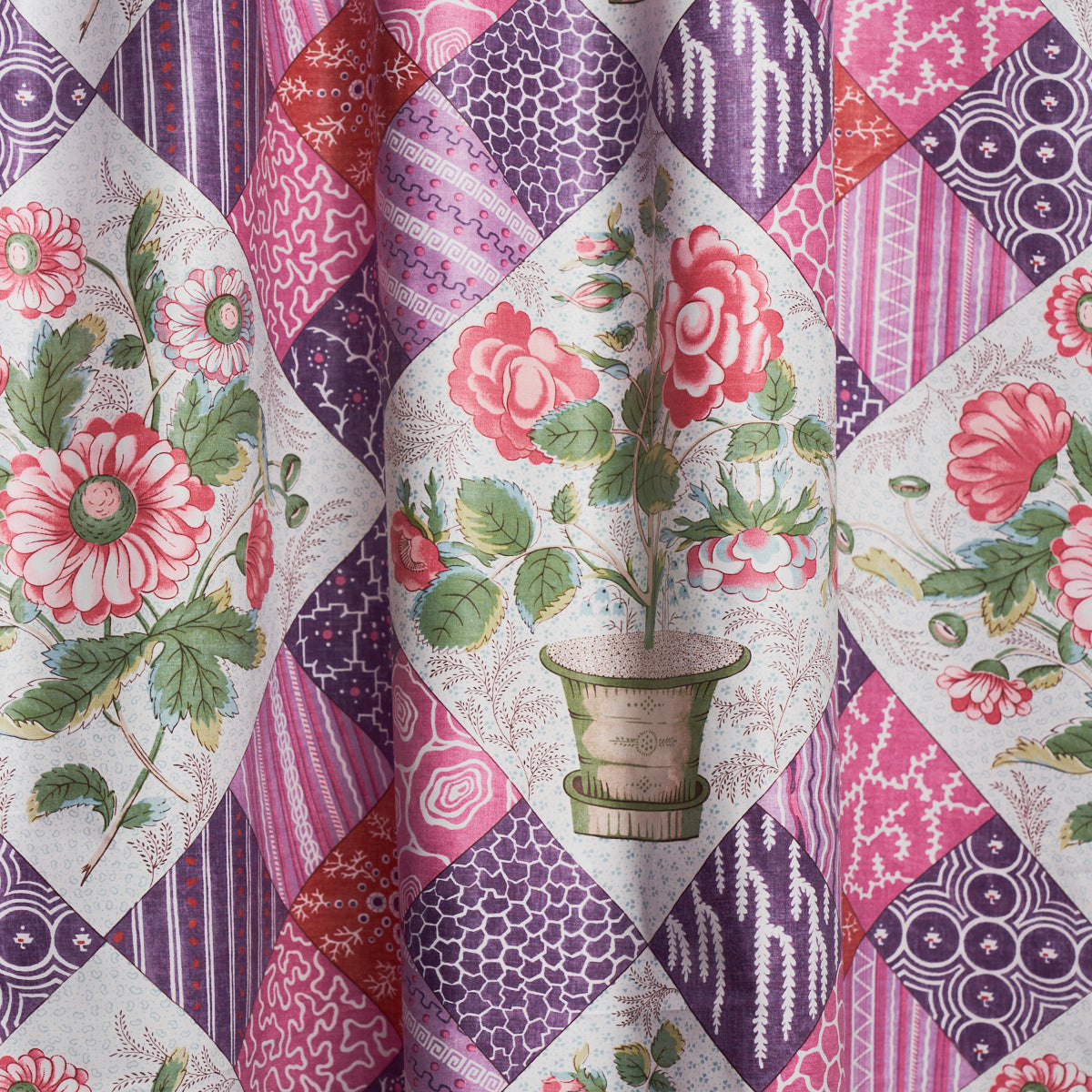 CALDWELL-PATCHWORK-CHINTZ-FUCHSIA-AND-PLUM-SCHUMACHER-180121