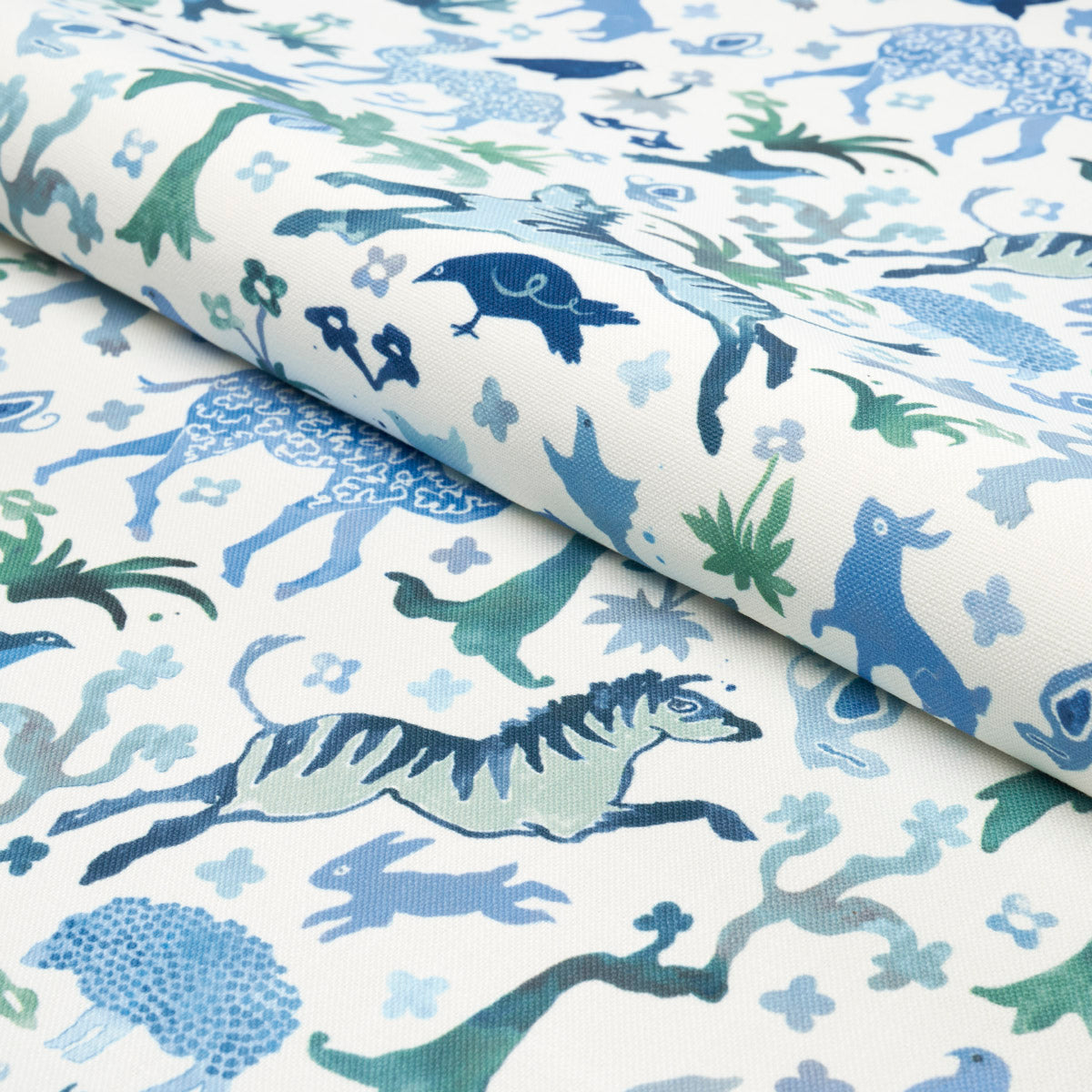 BEASTS-INDOOR-OUTDOOR-BLUE-AND-GREEN-SCHUMACHER-181591