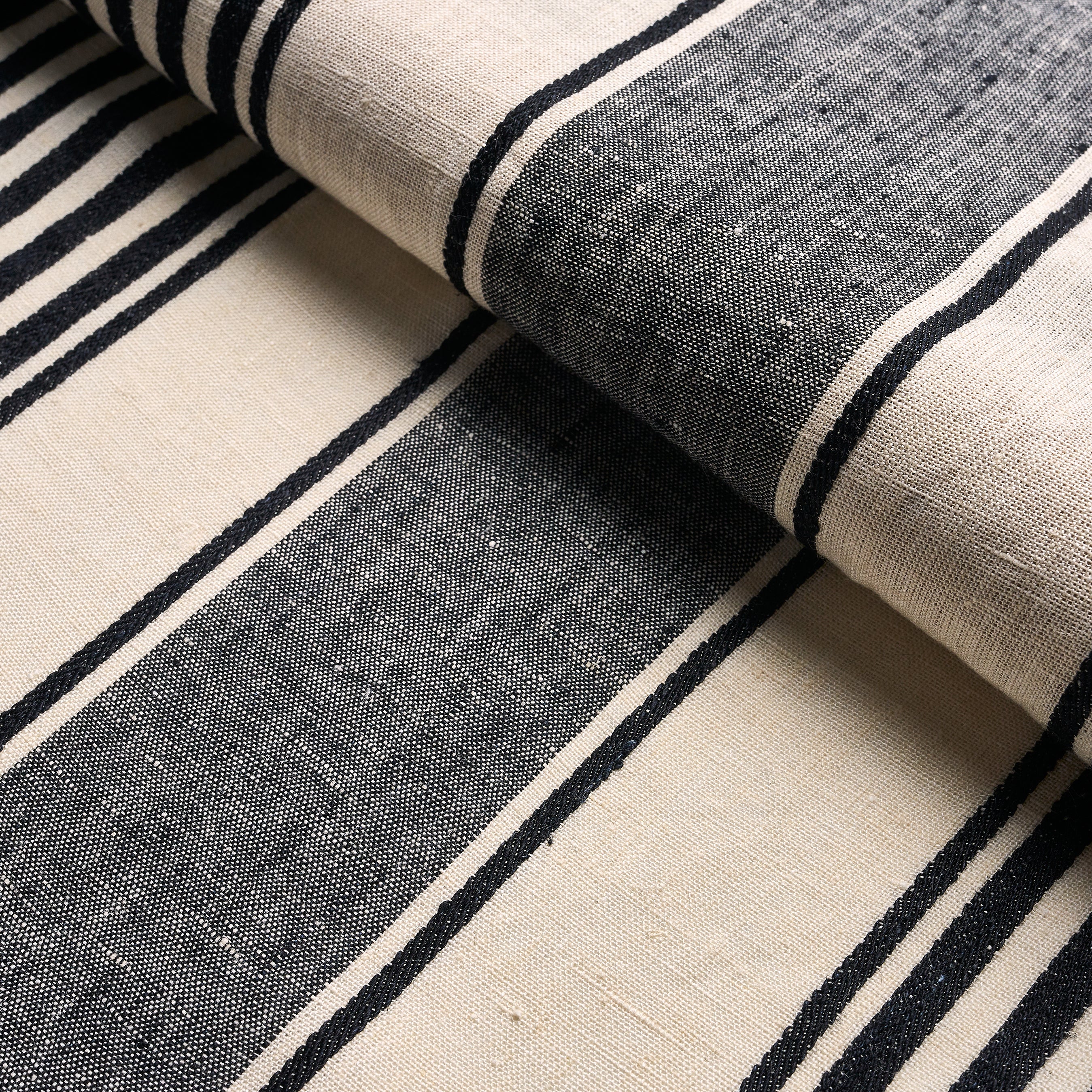 SUMMERVILLE-LINEN-STRIPE-BLACK-SCHUMACHER-66096