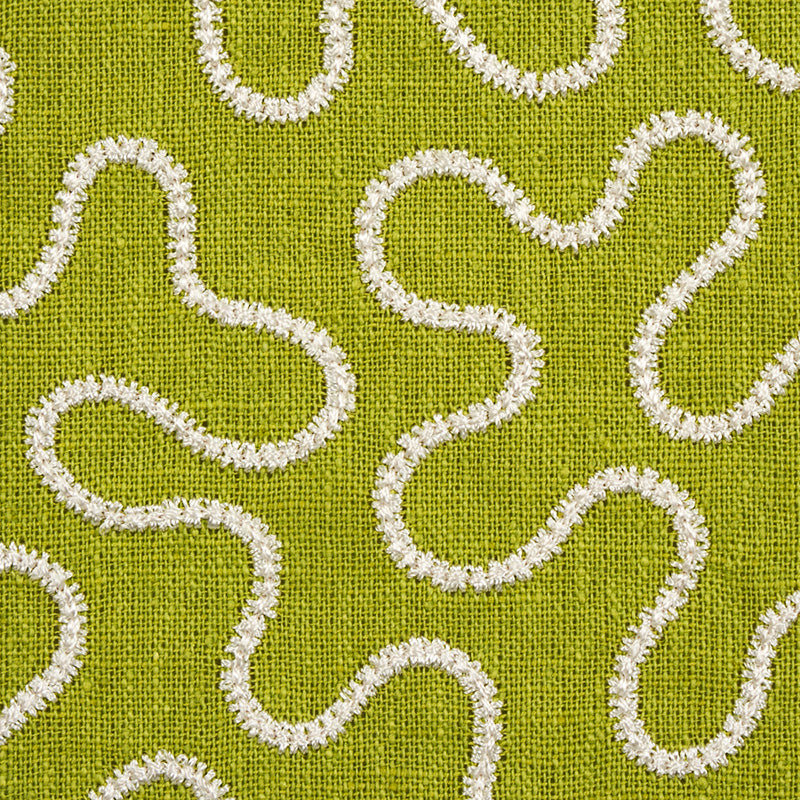 MEANDER-EMBROIDERY-LEAF-SCHUMACHER-67604