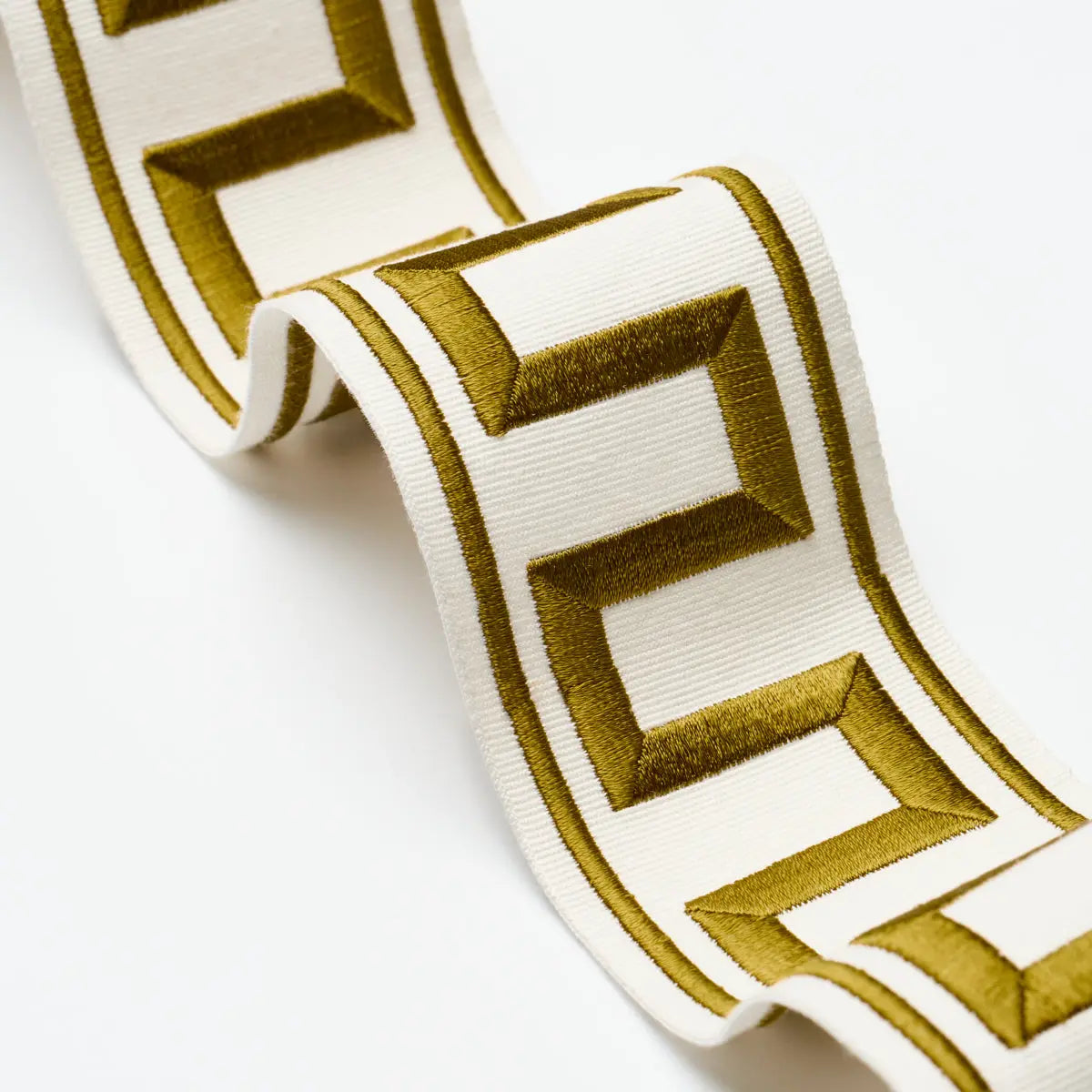 GREEK-KEY-EMBROIDERED-TAPE-GOLD-SCHUMACHER-70813