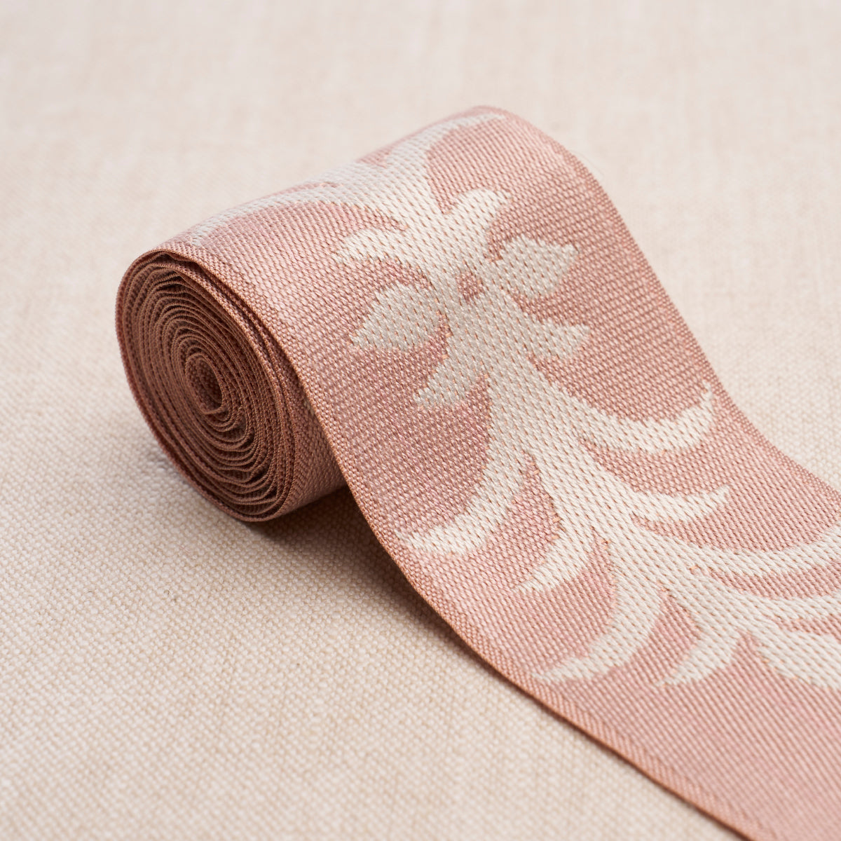 ACANTHUS-TAPE-PEONY-SCHUMACHER-75444