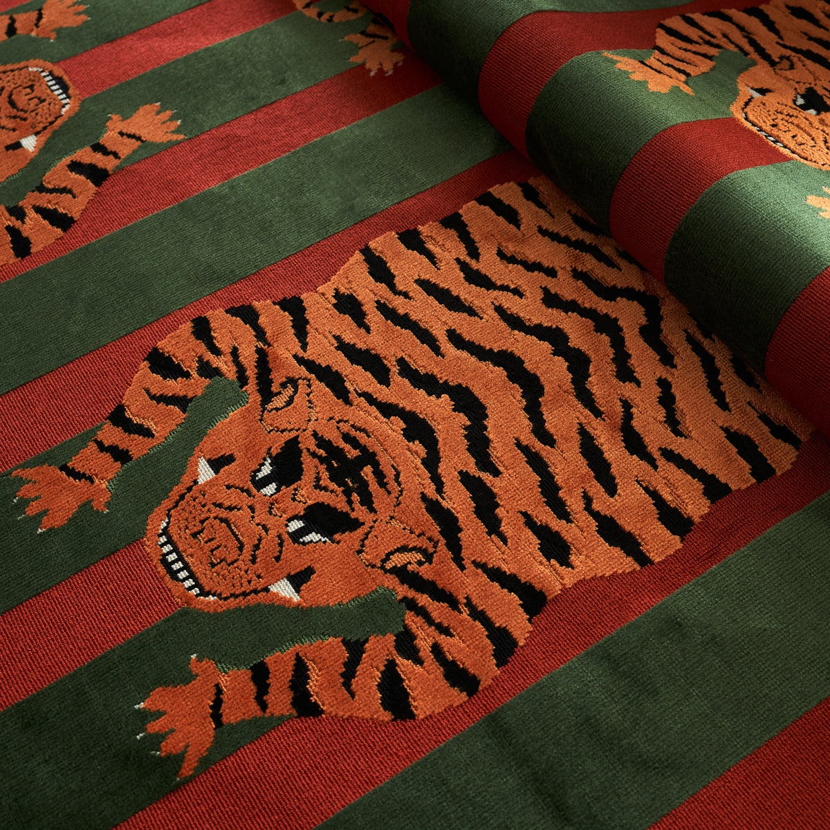 JOKHANG-TIGER-VELVET-RED-GREEN-SCHUMACHER-77235