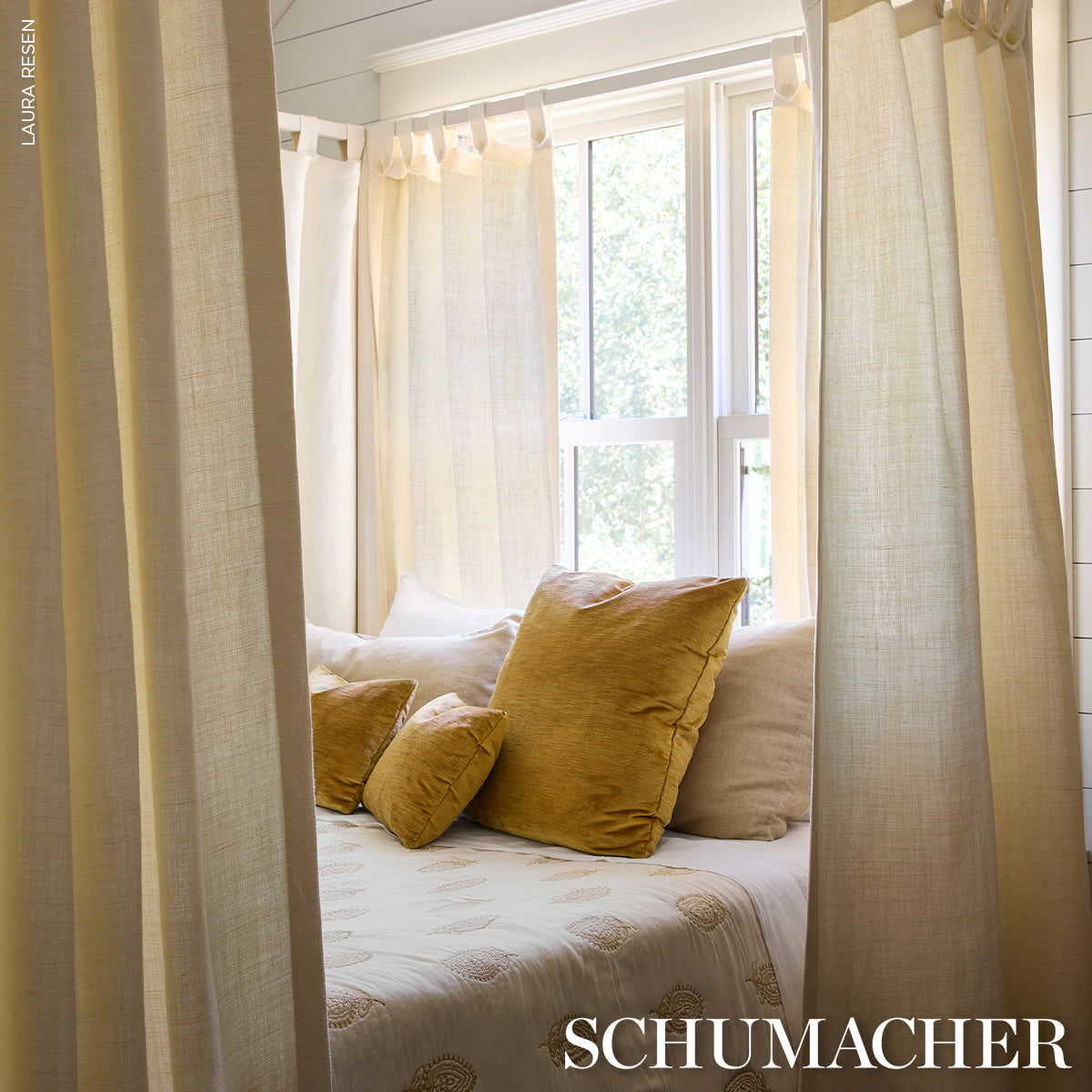 DOROTHEA-SILK-VELVET-OLD-WORLD-GOLD-SCHUMACHER-80691