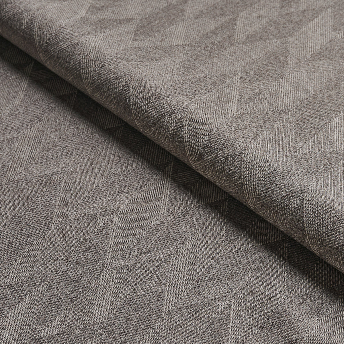 EZRA-WOOL-BASALT-SCHUMACHER-81932