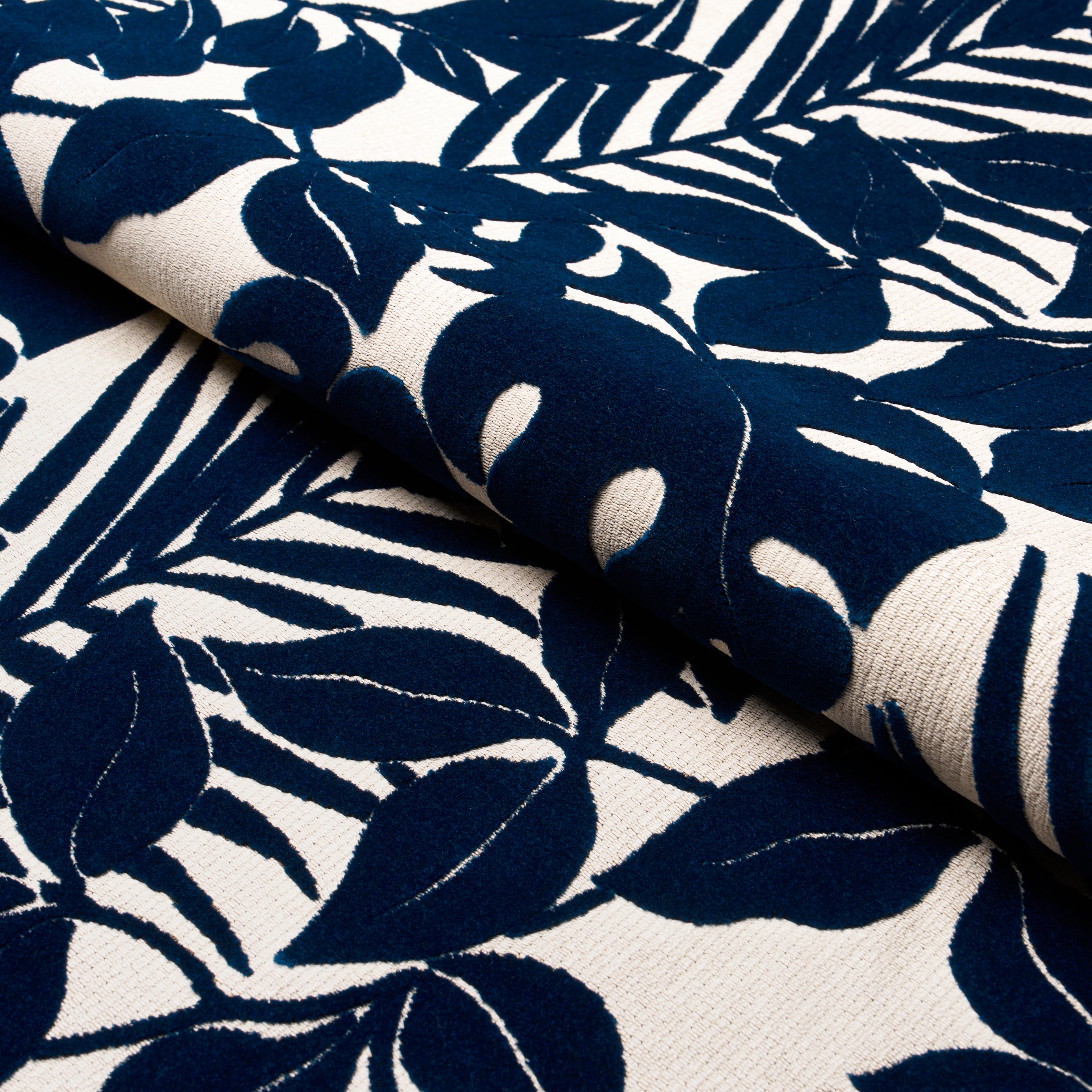 MIRAMAR-INDOOR-OUTDOOR-VELVET-NAVY-SCHUMACHER-84323