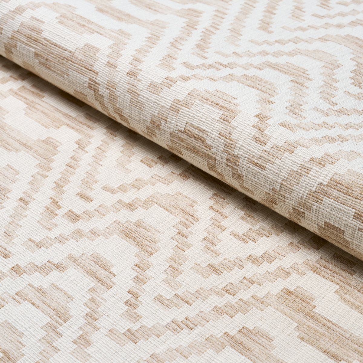 STEPPED-CHEVRON-LINEN-SCHUMACHER-84641