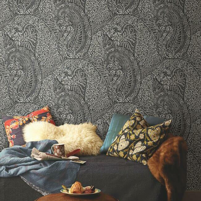 kashmir-dreams-paisley-wallpaper-black-york-wallcoverings-bo6654