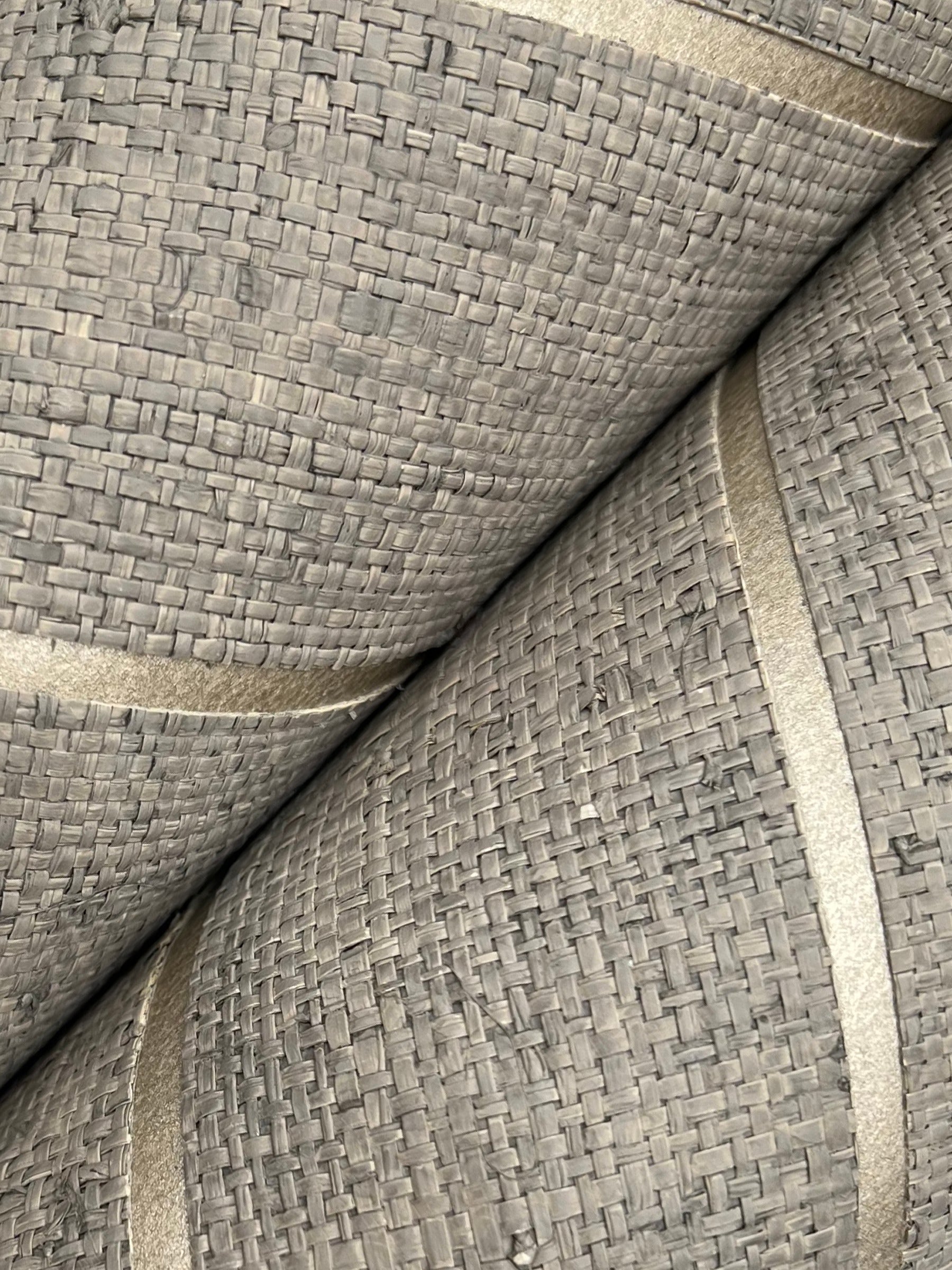 atelier-herringbone-wallpaper-natural-grey-york-wallcoverings-ho2110gv