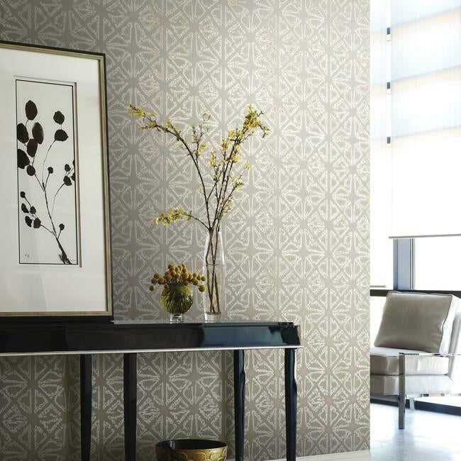 empire-diamond-wallpaper-brushed-silver-taupe-york-wallcoverings-kt2112