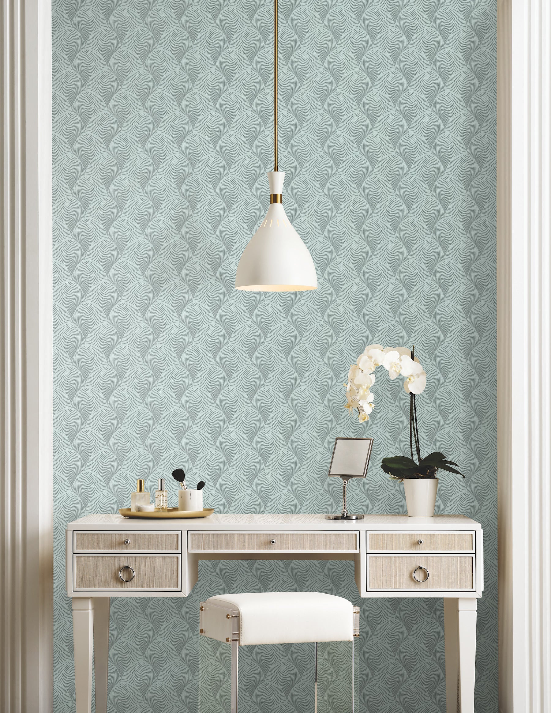 metallic-scallop-wallpaper-blue-pearl-york-wallcoverings-nt6108