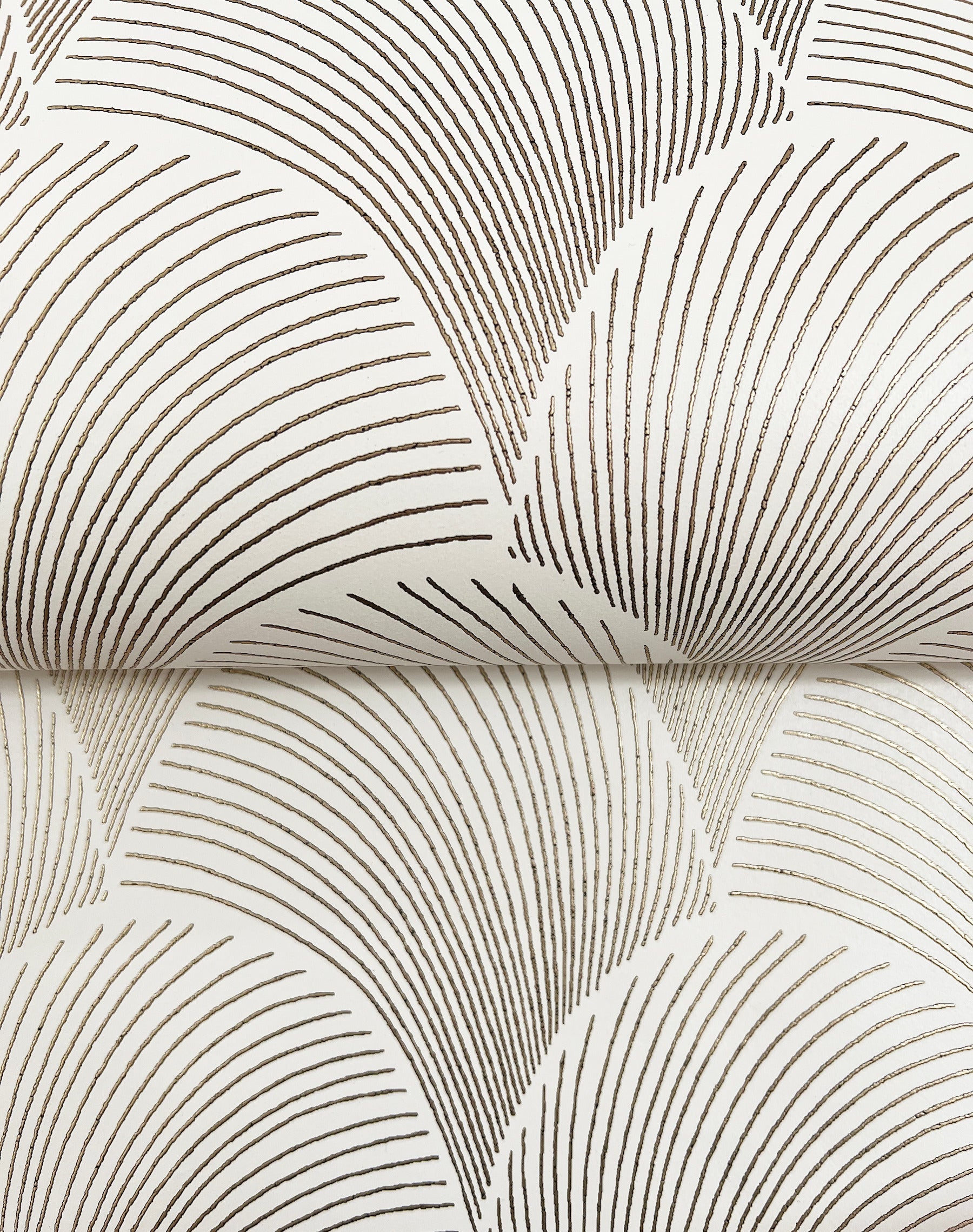 metallic-scallop-wallpaper-white-york-wallcoverings-nt6109