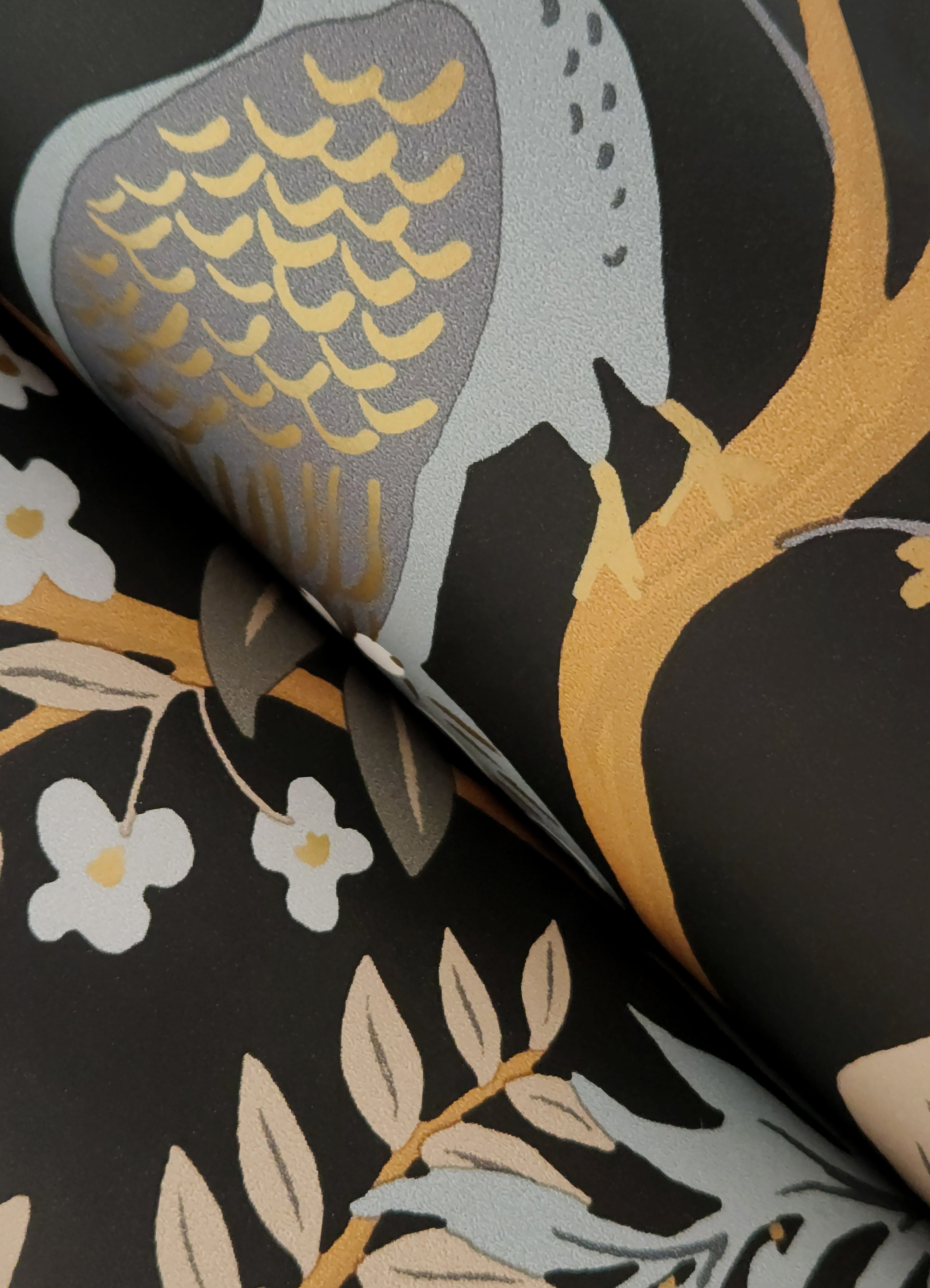 peacock-garden-peel-stick-wallpaper-black-york-wallcoverings-psw1537rl