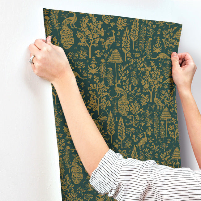 menagerie-toile-wallpaper-emerald-metallic-gold-york-wallcoverings-rp7373