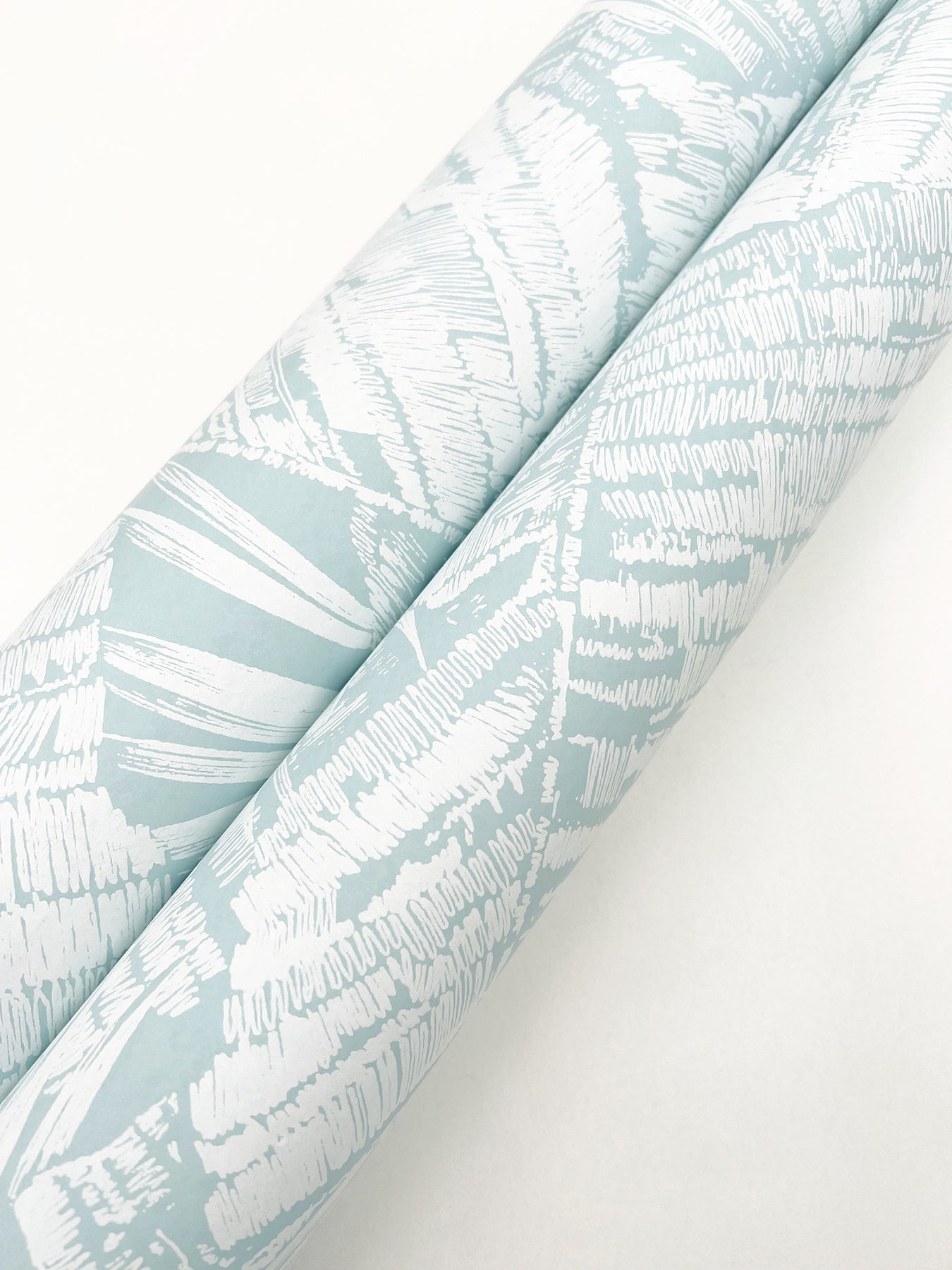 palm-cove-toile-wallpaper-white-blue-york-wallcoverings-rt7925