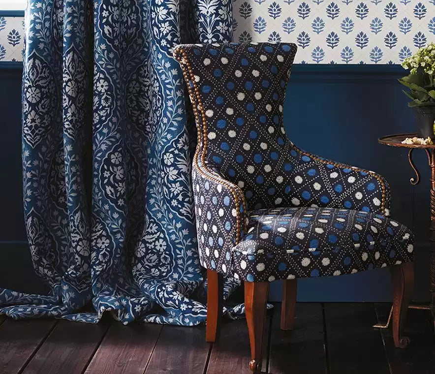 Les Rêves Marguerite Indigo/Blue - Nina Campbell - NCF4294-04 Fabric