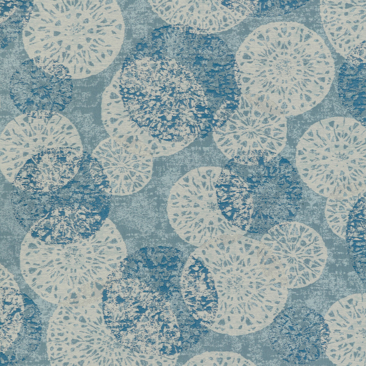 36059150-ringsend-water-kravet-basics