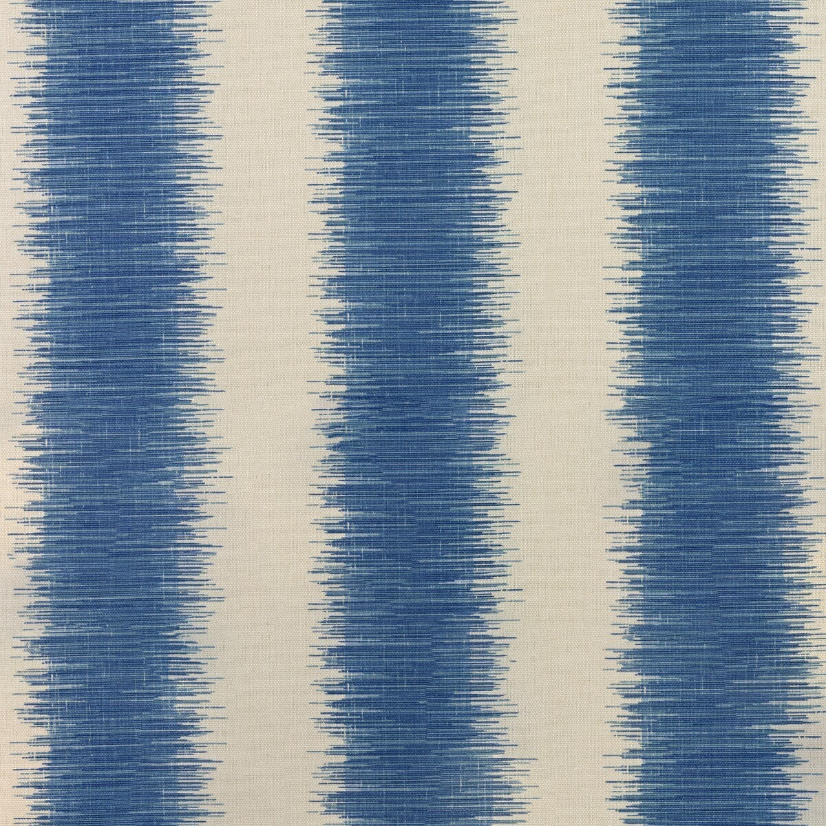 20201355160-hampton-stripe-blueecru-lee-jofa