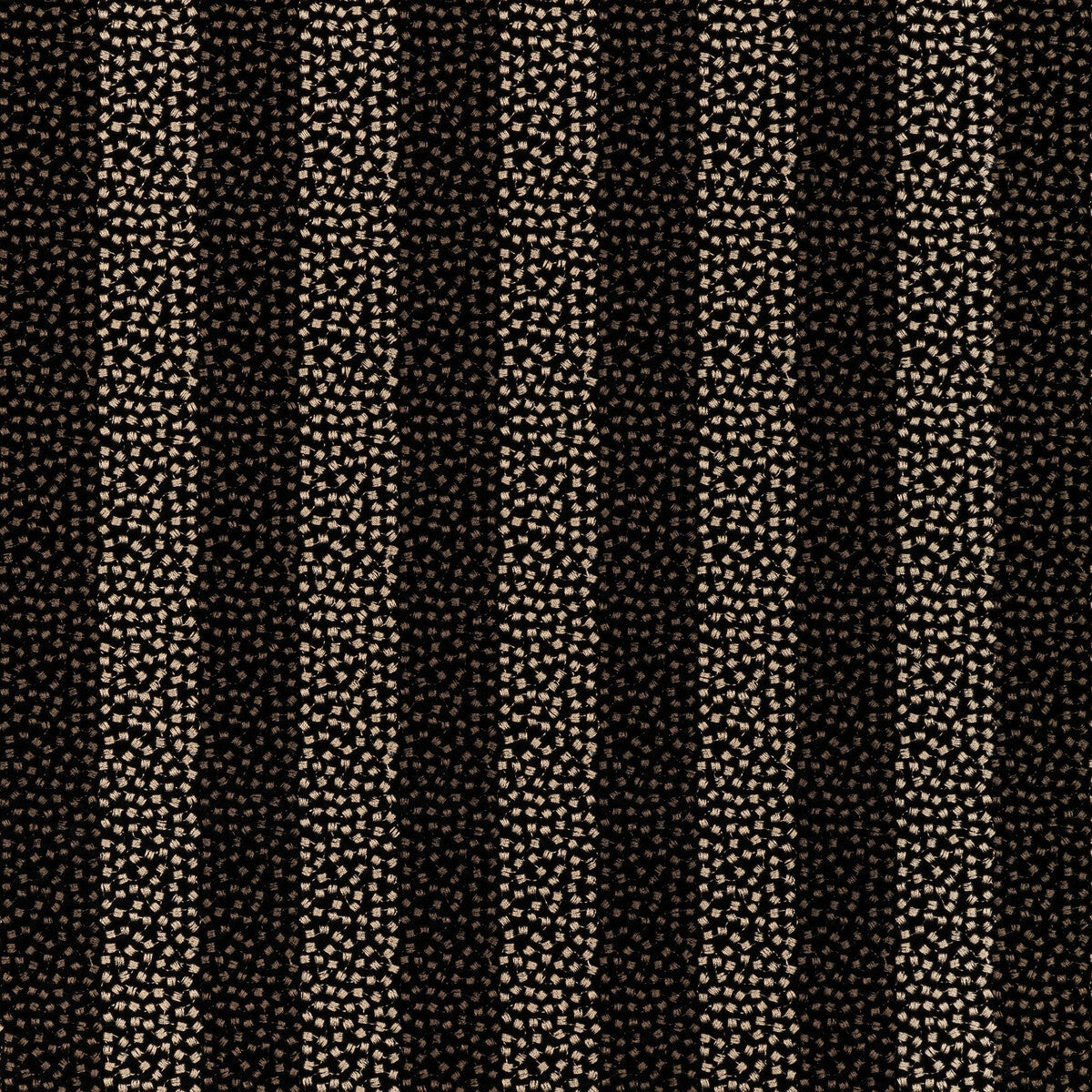 3634180-proximity-noir-kravet-couture